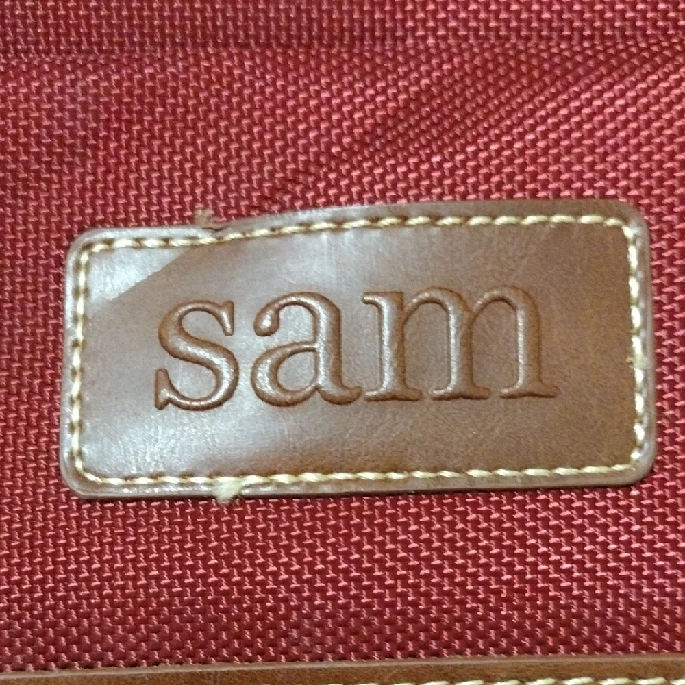 Red Laptop Bag with Adjustable Strap and Brown Leather Accents - Picture 2 of 11